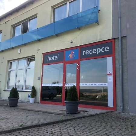 Hotel Joker Obrnice Экстерьер фото