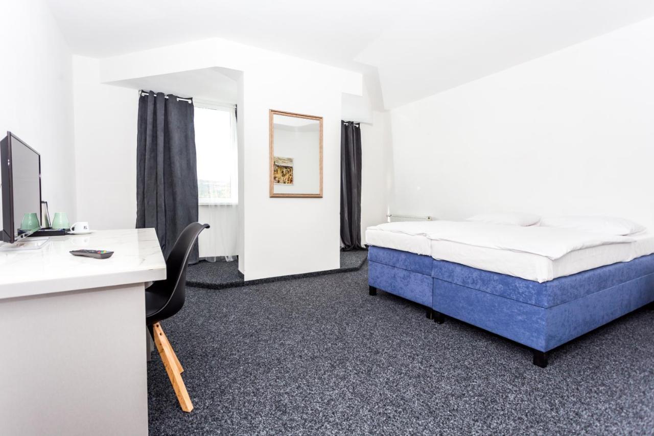 Hotel Joker Obrnice Экстерьер фото