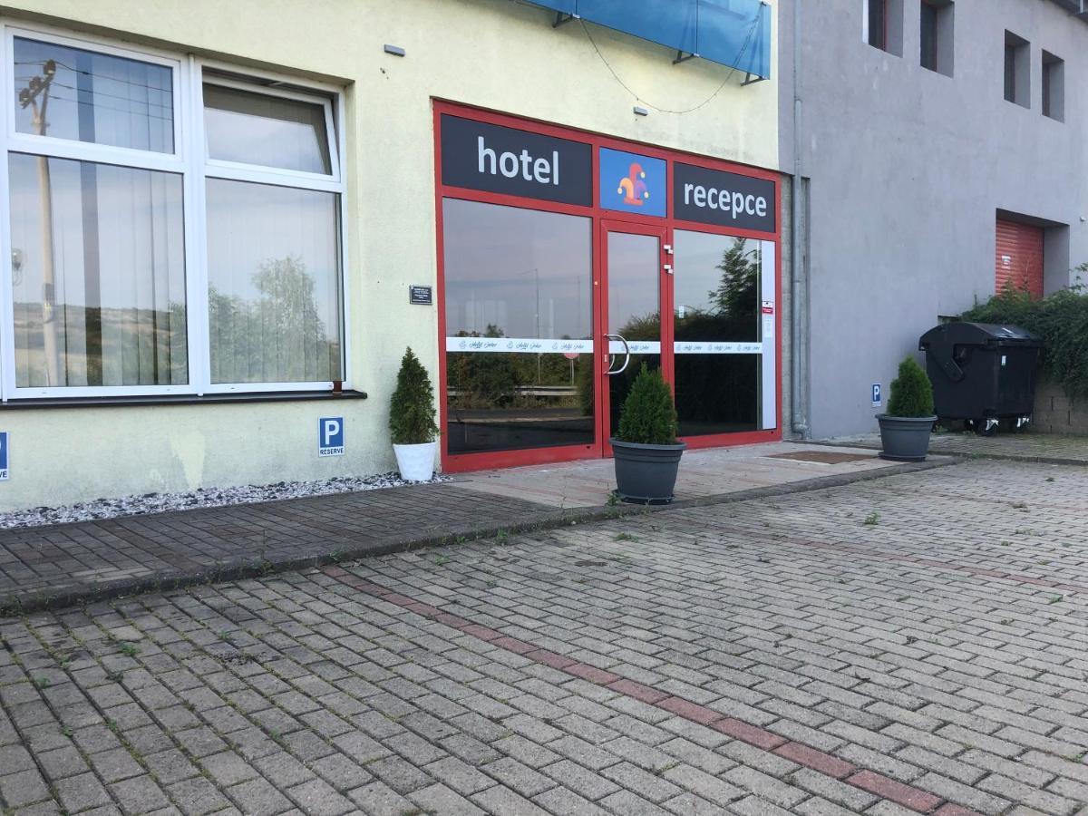 Hotel Joker Obrnice Экстерьер фото